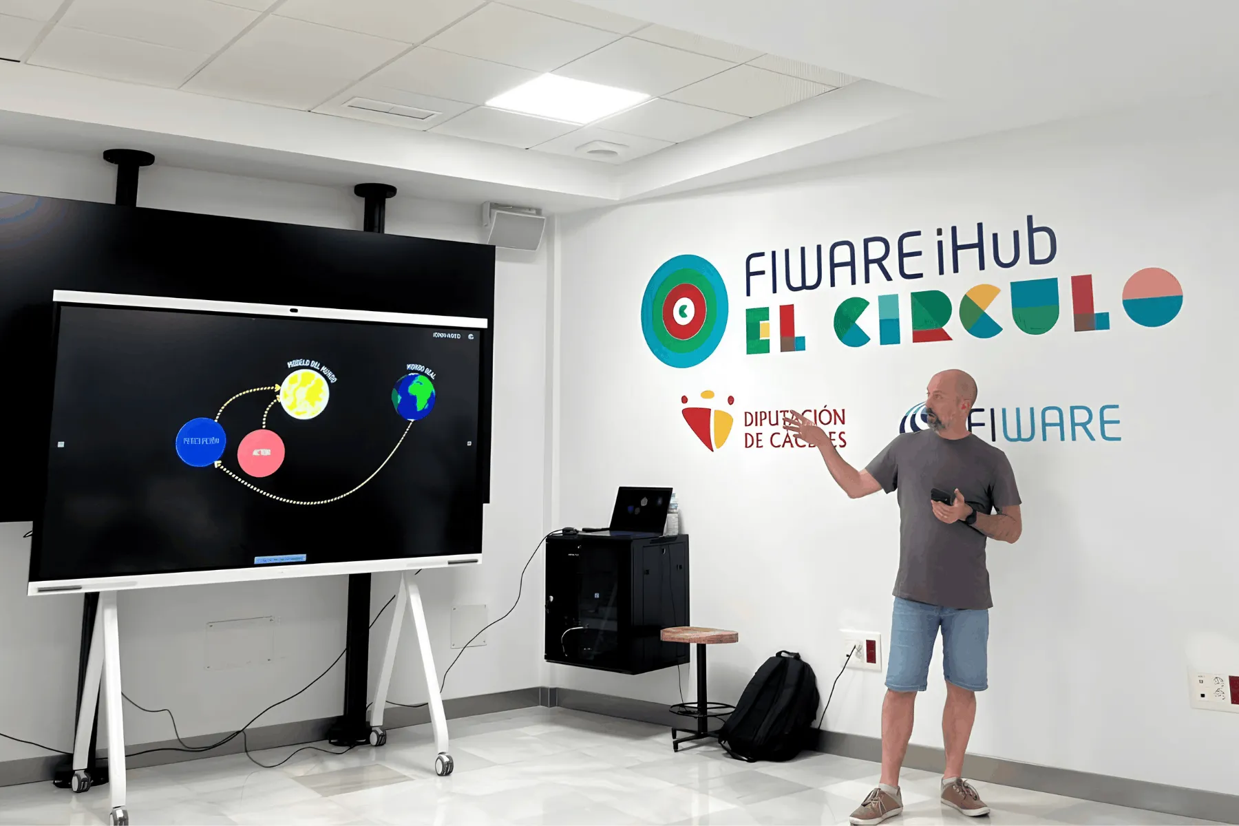 Foto de la charla en Cáceres Tech